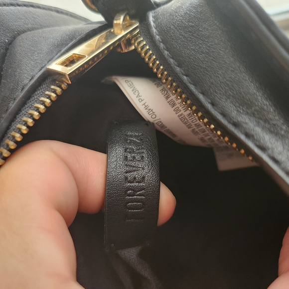 Forever 21 Crossbody bag 😍host-pick! - Picture 5 of 6